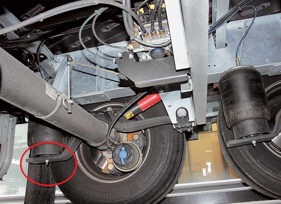 Замена колеса, установка запаски, пользование домкратом Hino