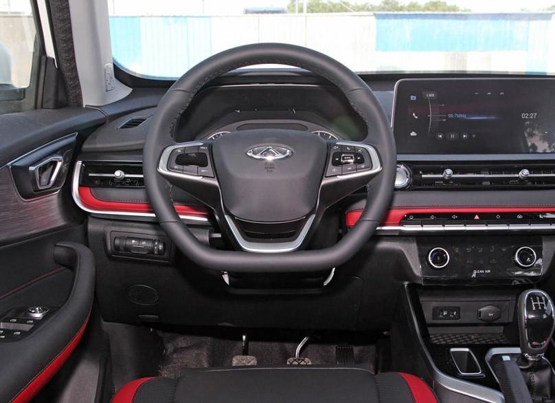 Салон, интерьер Chery Tiggo 4 Pro: фото.